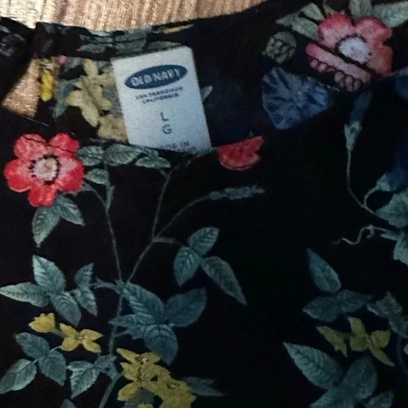 Old Navy floral tank for women - Picture 3 of 5